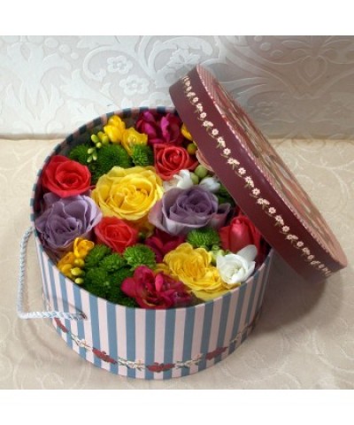 Cutie rotunda cu flori multicolore