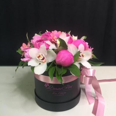 Cutie de Lux cu Bujori și Orhidee